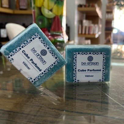 Cube parfumé vétiver Maroc Be Artisan bleu naturel diffuseur solide
